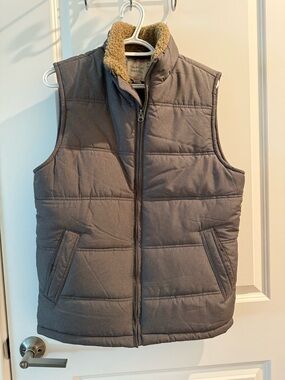 American Threads Gray Puffer Vest with Tan Sherpa Collar